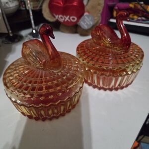 Vintage JEANNETTE Amberina Glass Swan Powder Vanity Candy Dish - 1 Avail